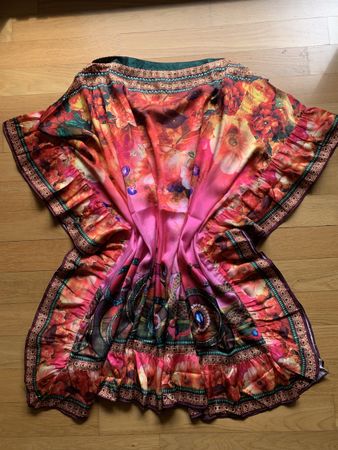 Bluse mit Blumenmuster, Grösse S/L NEU