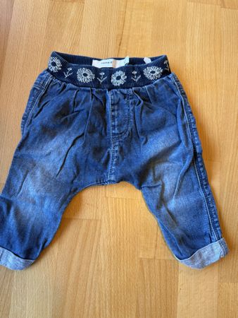 Süsse Babyhosen von Name it Grösse 56