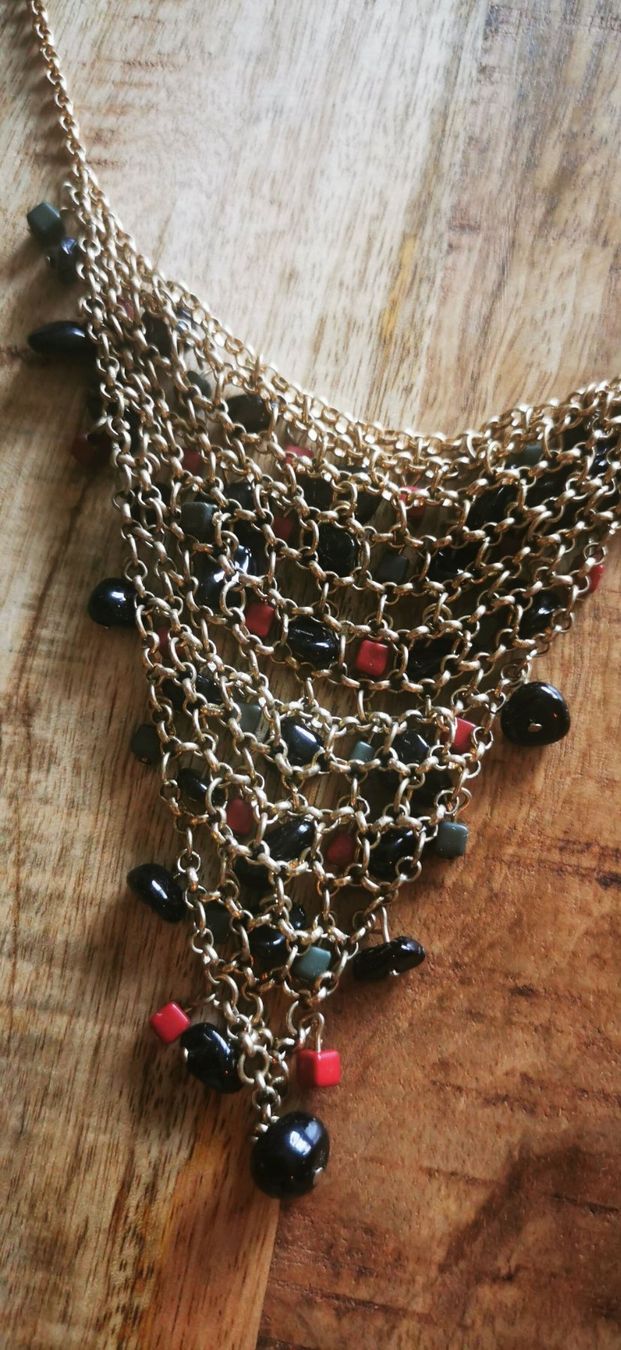 Catenine: Elegante Statement-Halskette mit Steinen / Perlen – Usato da Wettingen venduto da JasminL92-2 2