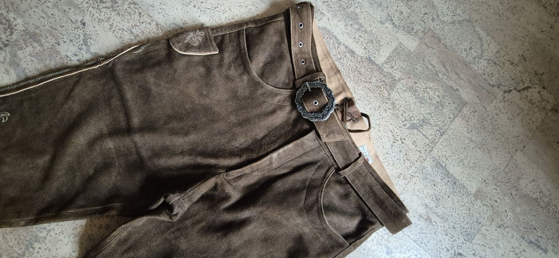 Hosen: Lederhosen – Gebraucht aus näfels von vrenit 3