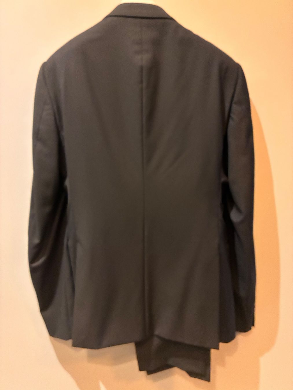 Armani Completi, tute sportive e funzionali: Armani Herrenanzug, lang und schmal – Usato da Binz venduto da Mcbs2406 1