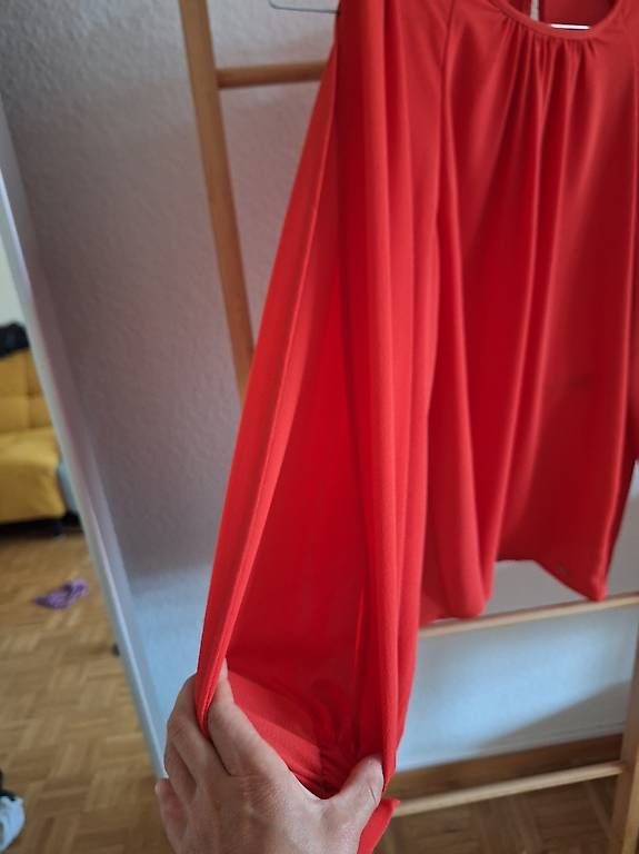 Camicette: Bluse rot mit offenen Ärmeln – Usato da Arlesheim venduto da gligli01 3
