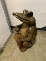 Dekorative Frosch-Skulptur: Einzigartiges Sammlerstück!