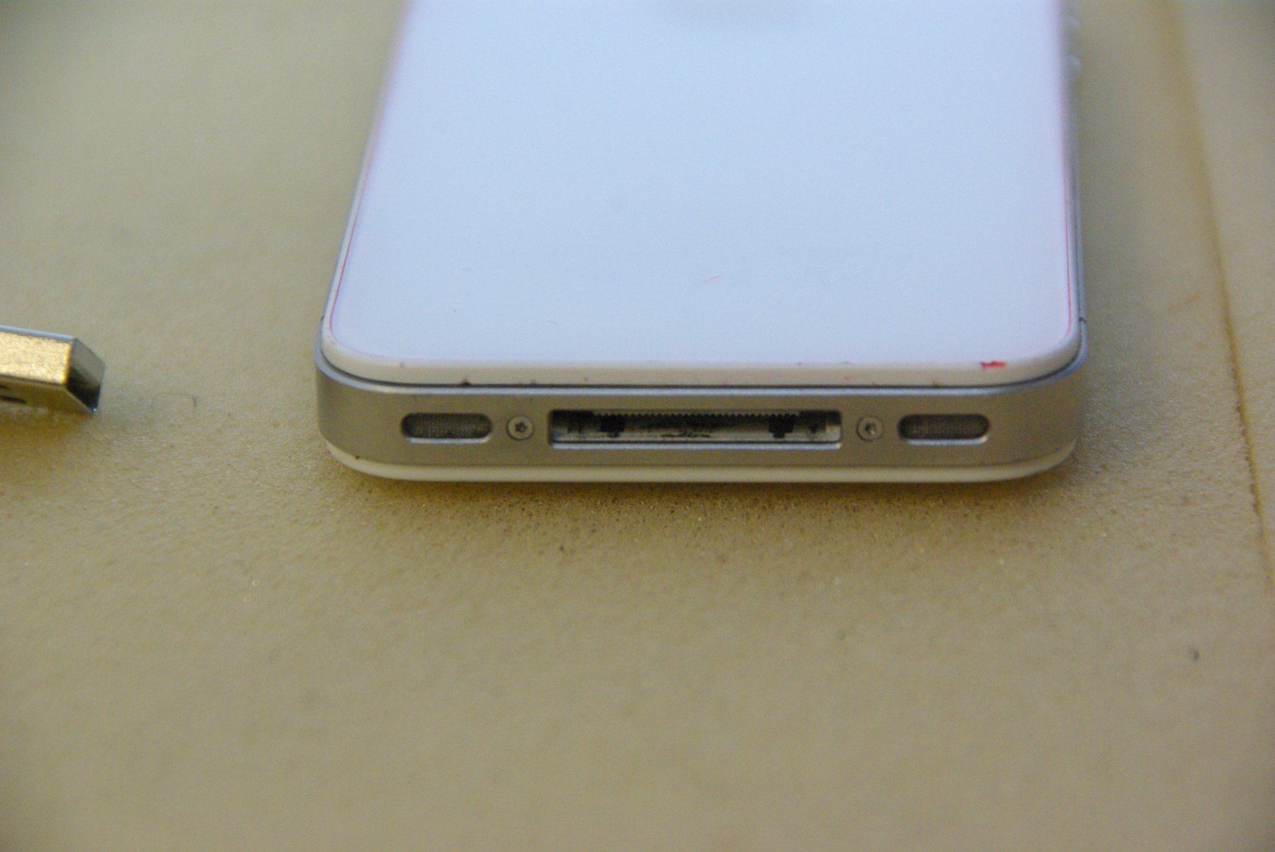 Apple Telefoni cellulari / Smartphones: iPhone 4 oder 4s, weiss mit Kabel – Difettoso da Herisau venduto da Cevianer1844 6