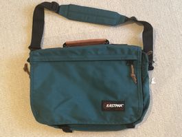 EASTPAK Messenger Bag grün - Top Zustand