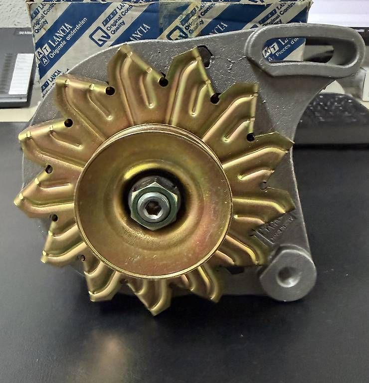Alle Autoersatzteile: 7565832 - Alternator – Gebraucht aus Chur von alessiogr
