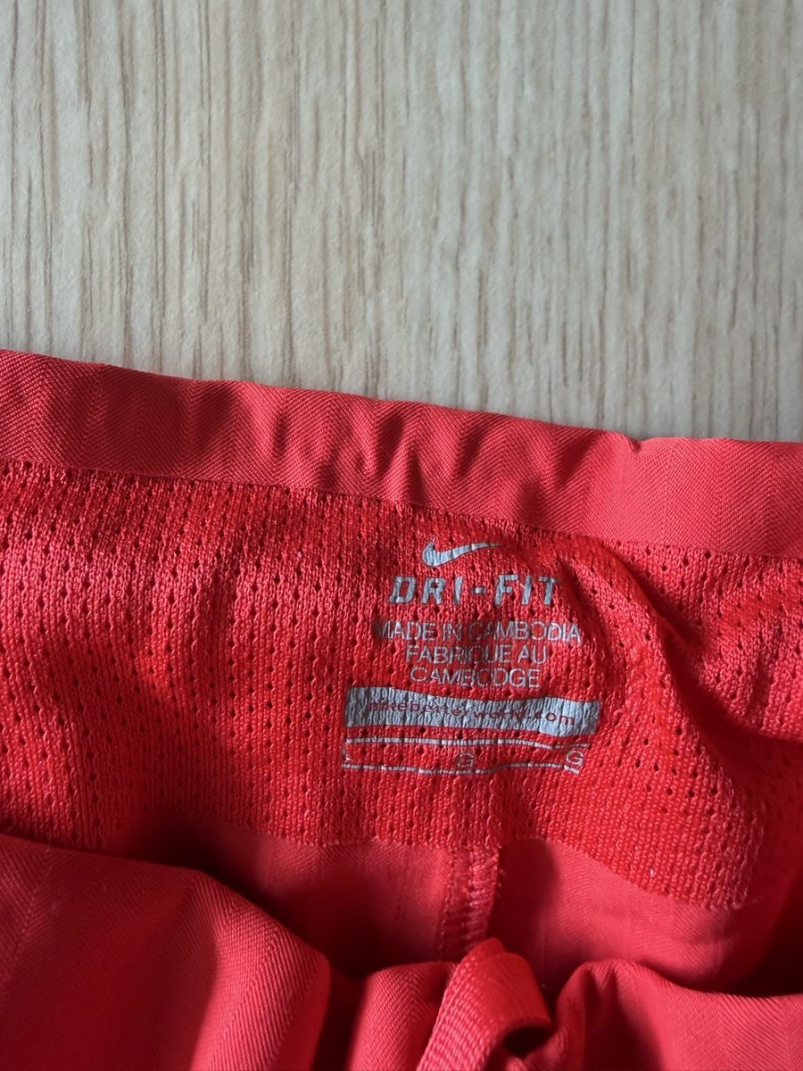 Nike Pantaloni: Short sport Nike – Usato da Genève venduto da jjs_5gm6 1