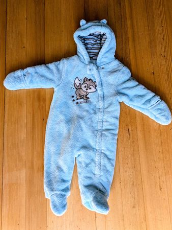 warmer Baby Fleece-Overall hellblau mit Kapuze Gr. 62