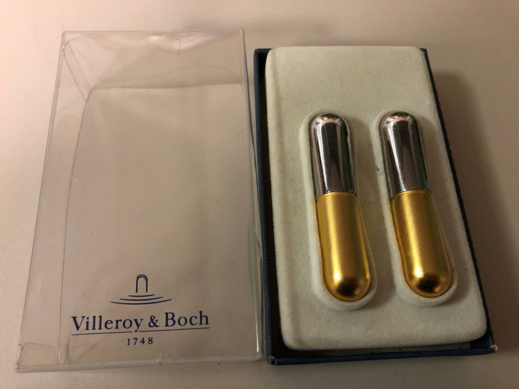 Tutte le decorazioni: Messerbänkchen - Messerbank Villeroy ! – Nuovo (secondo la descrizione) da Brügg BE venduto da rutschimedizin