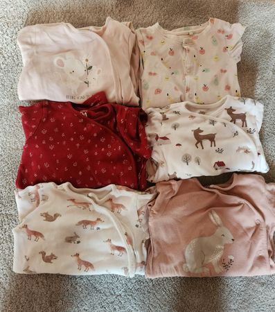 Süsses 6-teiliges Set Baby Pyjamas / Strampler für Mädchen