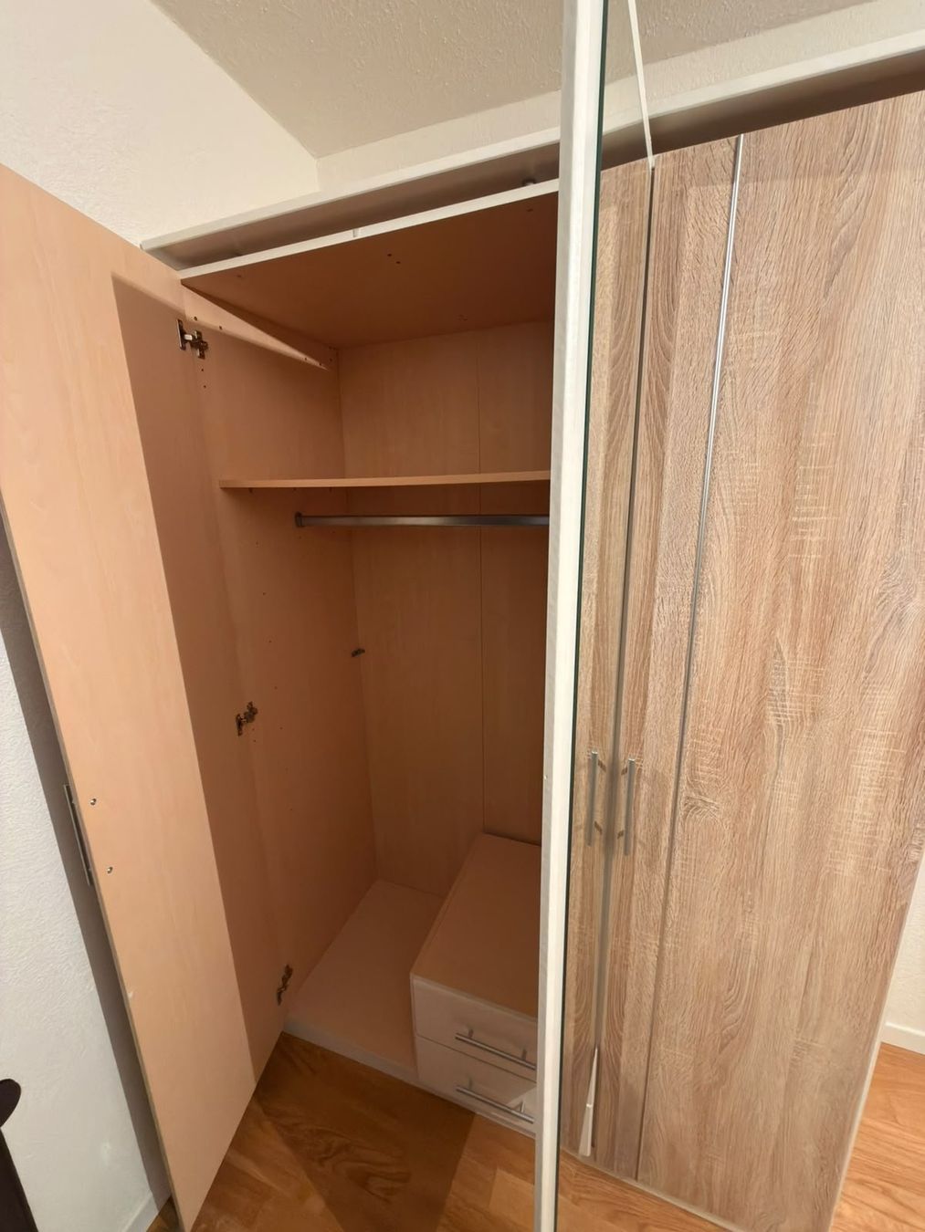 Schränke: Kleiderschrank – Gebraucht aus Schaffhausen von Oesi_Privat_Account 1