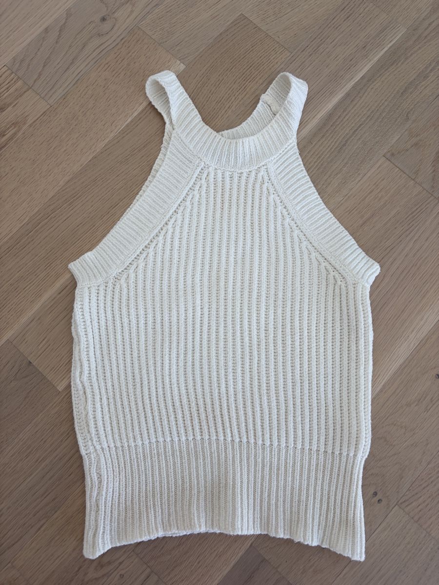 Brandy Melville Top: Brandy & Melville Crop top – Usato da Au ZH venduto da eac_gm25