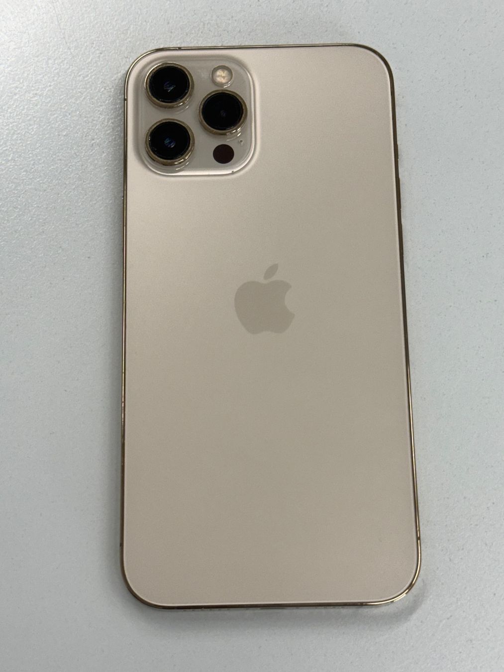 Apple Telefoni cellulari / Smartphones: iPhone 12 Pro Max 256GB – Usato da Zug venduto da ElPhone 1