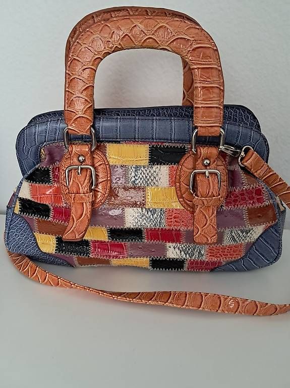 Taschen für Damen: Damentasche  – Neu und originalverpackt aus Basel von len_t965