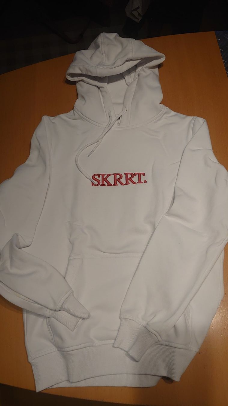 Pulls & Sweat-shirts: SKRRT. Hoody – D'occasion à Kirchberg BE par Myford