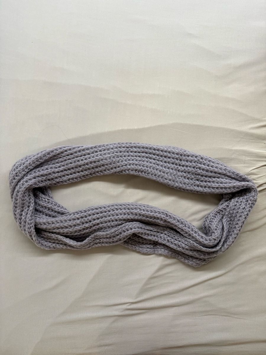 Foulards, Tücher & Schals: Snood écharpe tricot violette bon état – Gebraucht aus Granges VS von coraliegrd5