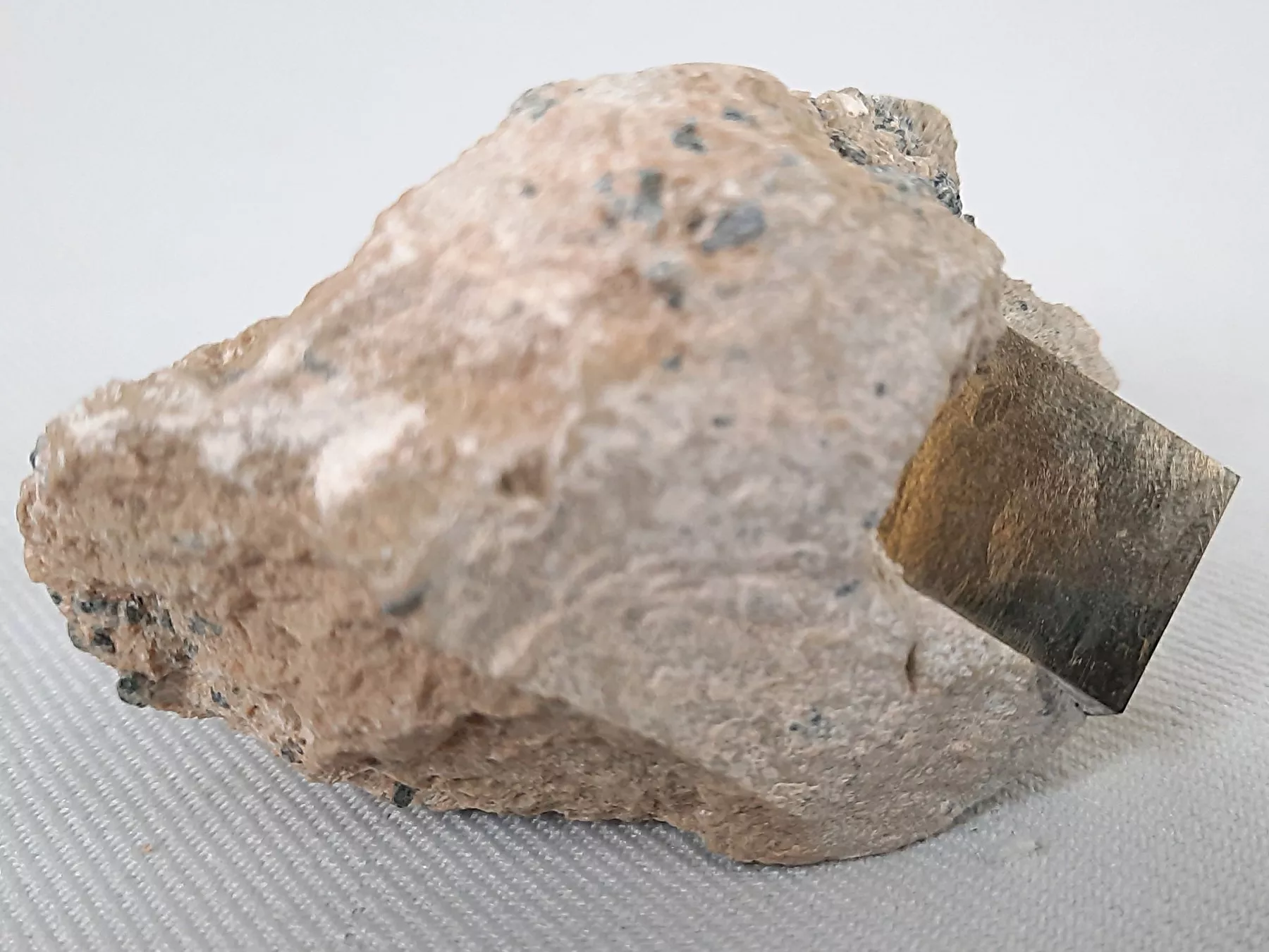 Minerali & Pietre curative: 3 Pyrit -Würfeln auf Matrix – Usato da Beinwil am See venduto da Restwert_Beinwil 5