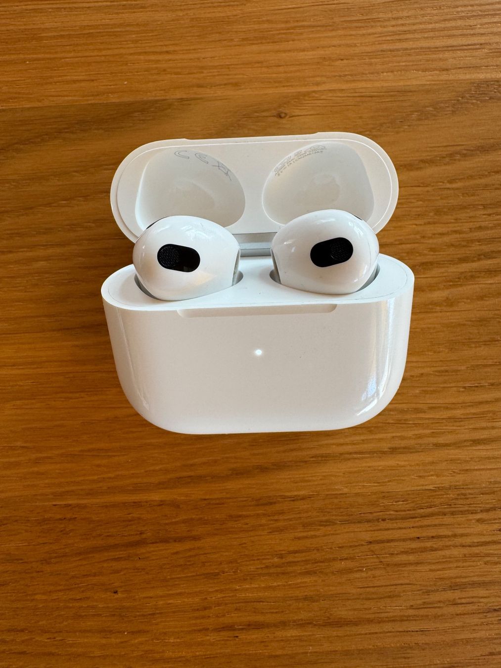 Apple Cuffie: Apple Airpods 3 – Difettoso da Langenthal venduto da vully30