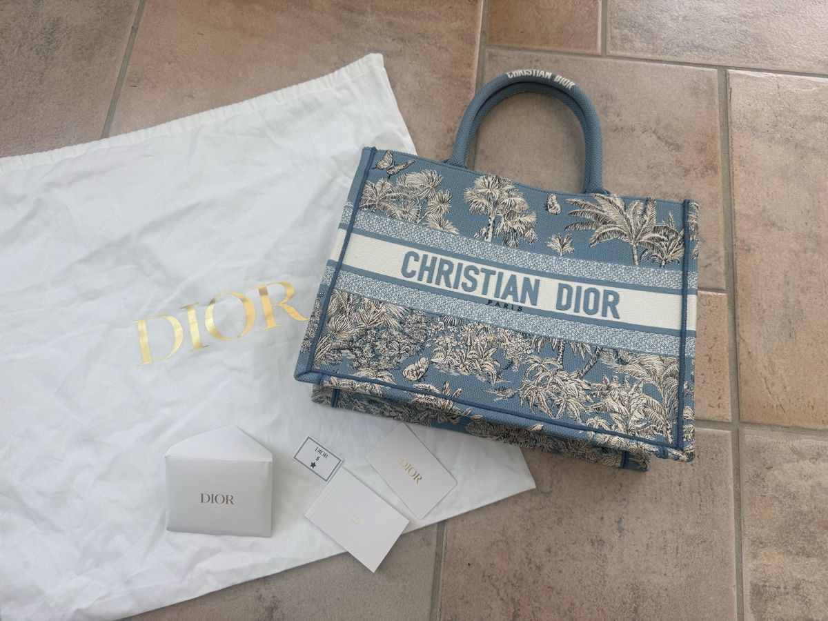Dior Borse da donna: Dior Book Tote NEU NP. 2900.- – Nuovo (secondo la descrizione) da Ellighausen venduto da privateseller