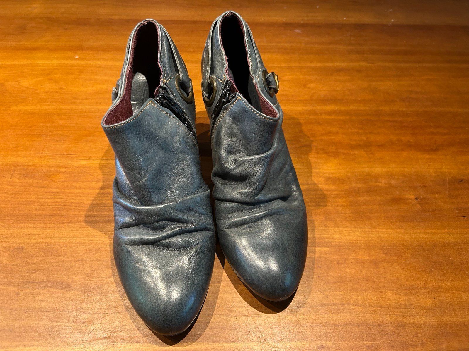 Scarpe da donna: LETIZIA FERRARI DESIGNER SCHUHE – Usato da Lohn-Ammannsegg venduto da Gurmetica 1