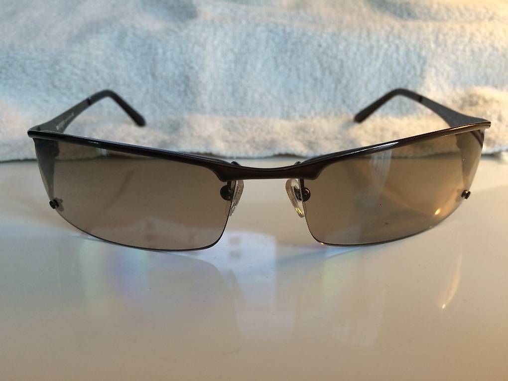 Vogue Brillen & Gläser: Vogue Sonnenbrille – Gebraucht aus Muttenz von einfach-schoen