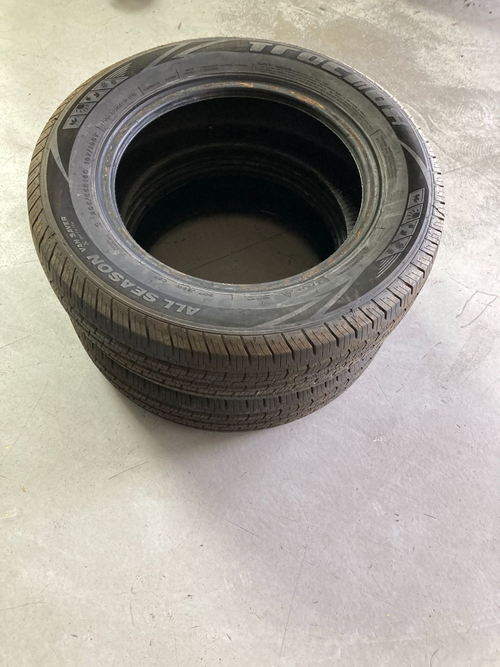 Pneumatici & Ruote complete: 205/65R16 C All Season – Usato da Cham venduto da WB2223