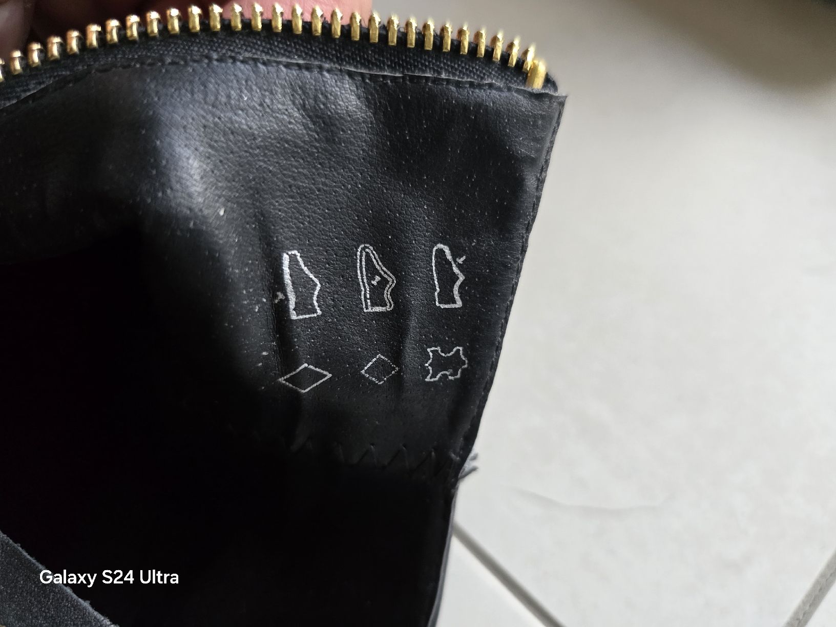 Chaussures femmes: Schwarze Leder Stiefeletten mit Goldabsatz – D'occasion à Kloten par Salentina64 2