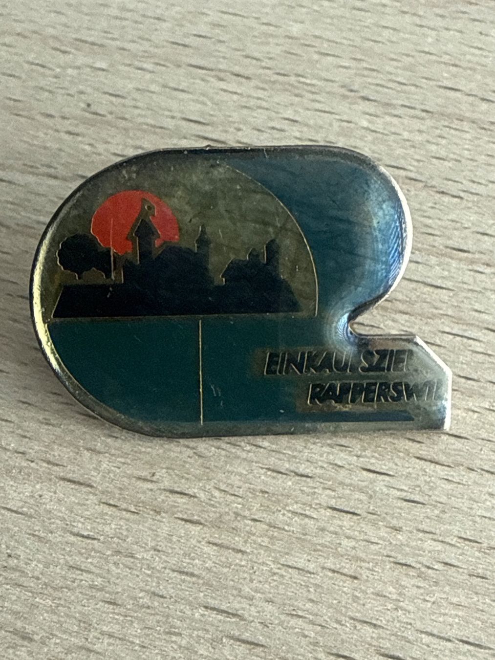 Placchette & Badge: Pin Einkaufsziel Rapperswil – Usato da Glattbrugg venduto da Schweigmatt