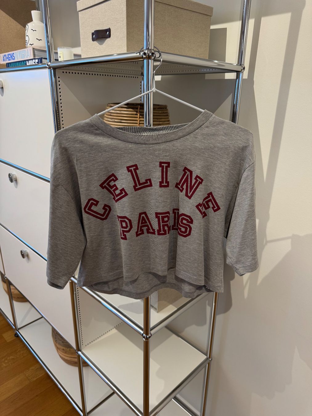 Celine T-shirt: CELINE SHIRT CROPPED – Nuovo (secondo la descrizione) da Schwyz venduto da bofb