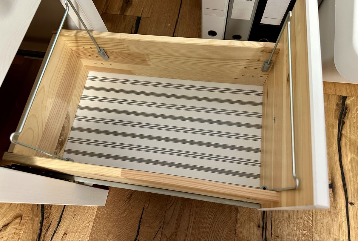 Scrivanie: Pult, weiss gebeizt, HEMNES – Usato da Eschenbach LU venduto da cherryplum 7