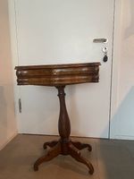Antikes Nähtischchen aus Holz  charmantes Vintage Möbel