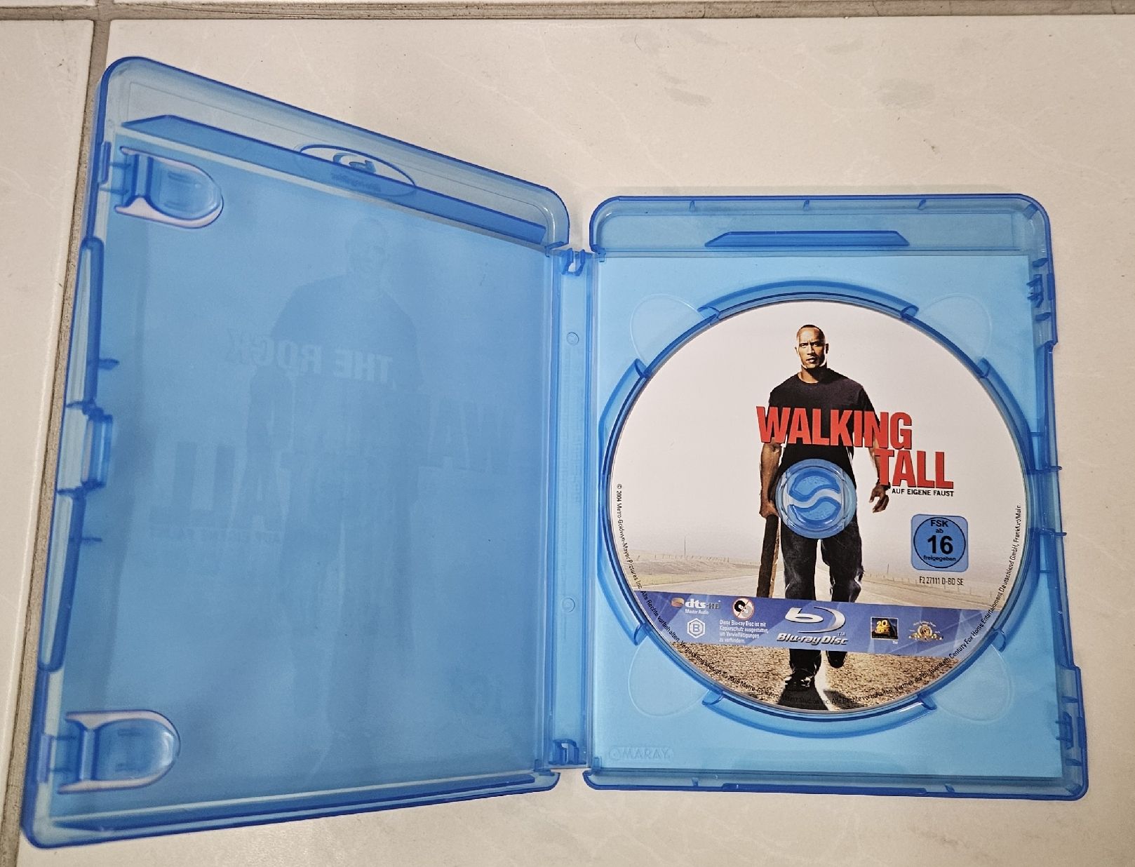 Alle DVDs: Walking Tall - Auf Eigene Faust Blu-ray Disc FSK 16 – Gebraucht aus Regensdorf von 8Collect 1