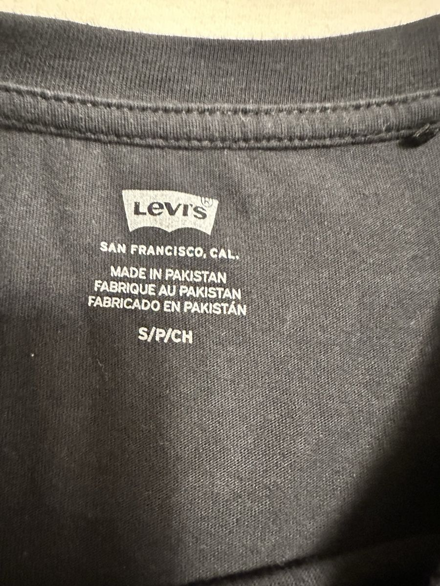 Levi's T-shirt: Levis Damen T-Shirt Gr:S,M – Usato da Sevelen venduto da Stopglobal. 2