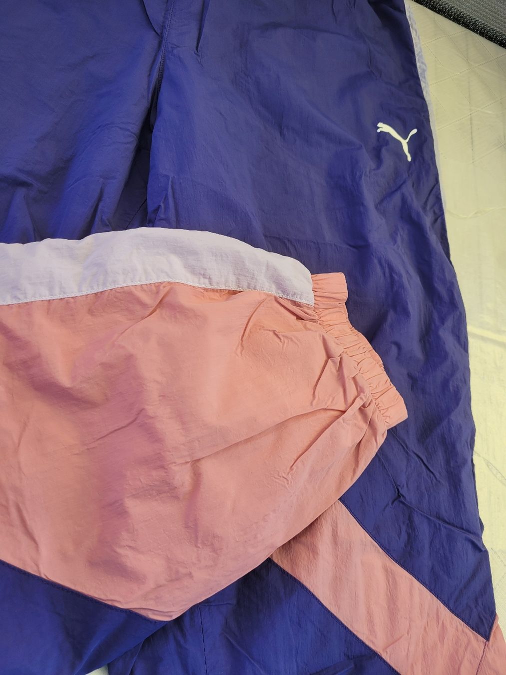Puma Pantalons: PUMA Trainerhose Polyester RETRO – D'occasion à Buttikon SZ par Corendo 3
