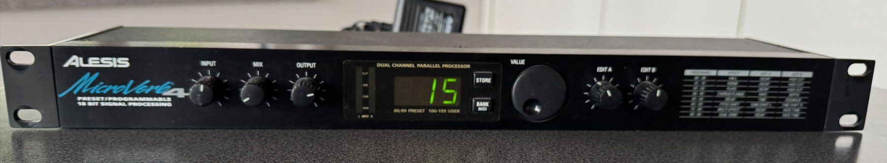 Strumenti musicali: Alesis Microwerb 4 - analoges Effektgerät – Usato da Urdorf venduto da polytron
