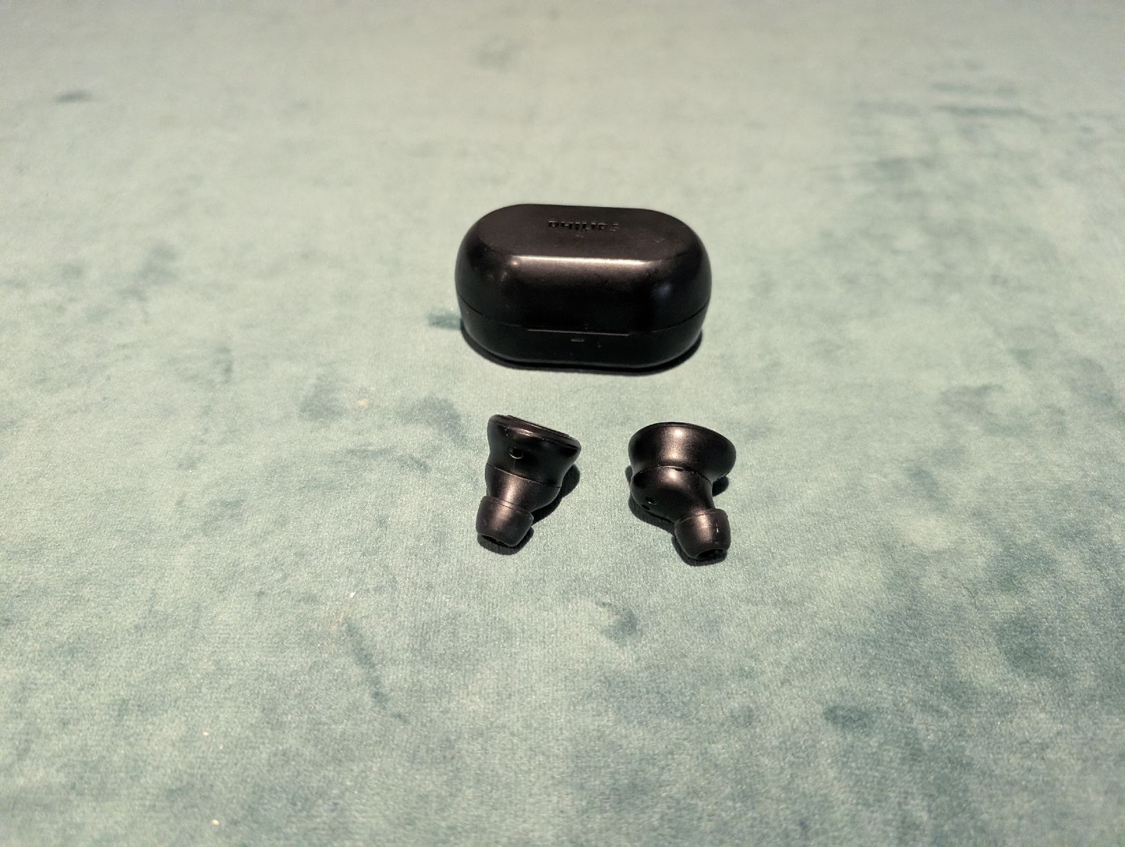 Philips Cuffie: Philips True Wireless Earbuds mit Ladecase – Nuovo (secondo la descrizione) da Staffelbach venduto da Gaetano.CH