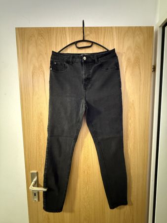Damen Jeans Hose schwarz Grösse 40  guter Zustand