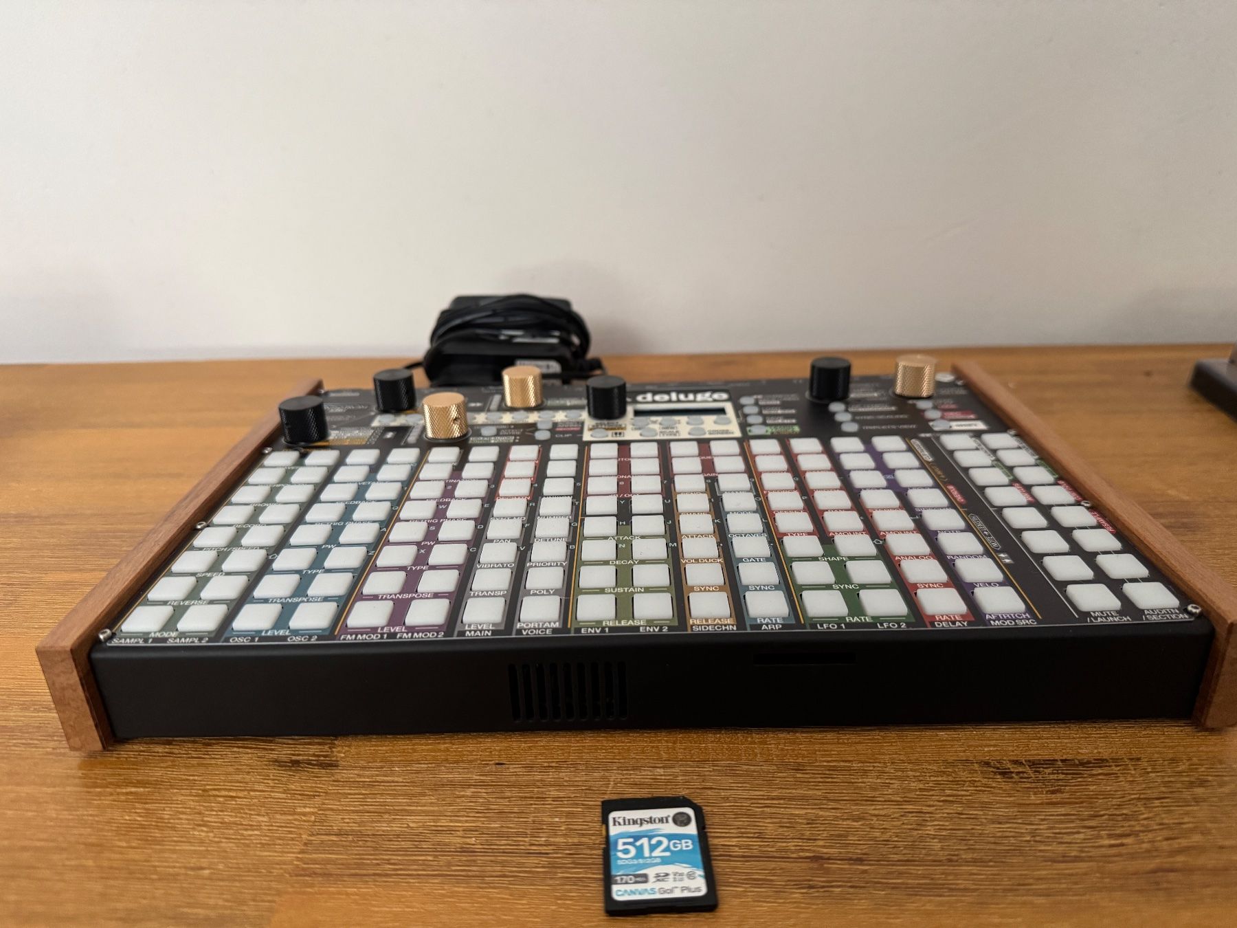 Strumenti musicali: Synthstrom Deluge OLED – Synth, Sampler & Sequencer – Usato da Auenstein venduto da Adrianwisard71 5