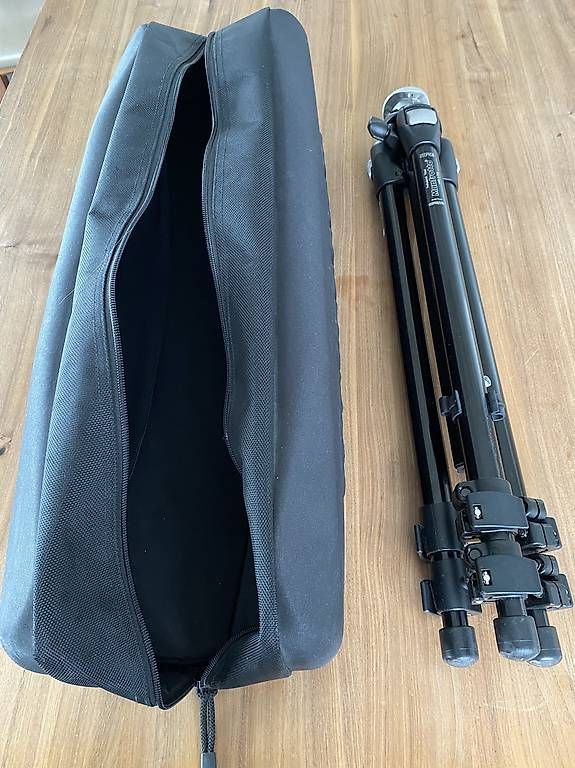 Manfrotto Treppiedi & Teste: Manfrotto 055 ProB. Profistativ mit Kugelkopf – Usato da Dierikon venduto da aiko05 1