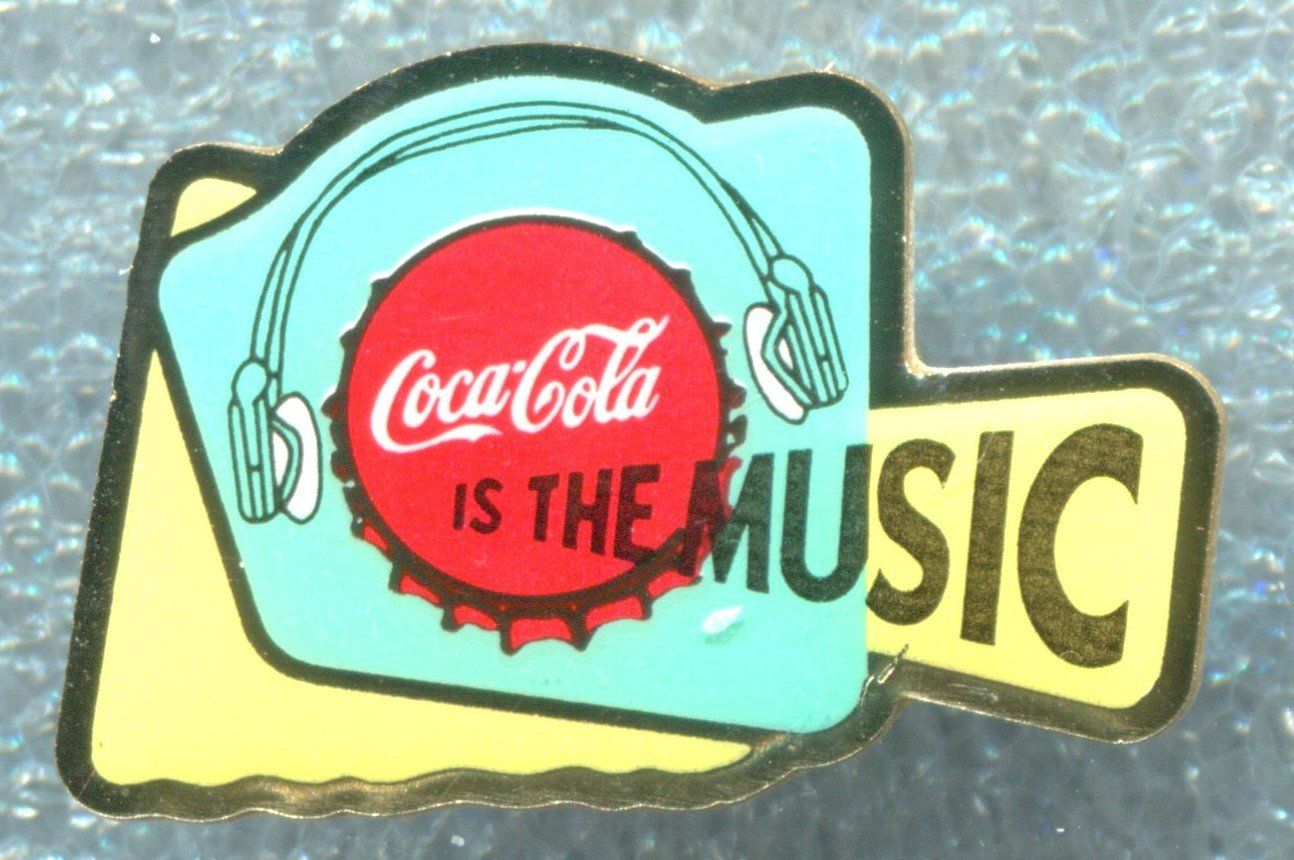 Coca-Cola Plaketten & Abzeichen: Coca Cola  IS THE MUSIC – Gebraucht aus Winterthur von Sammleroase