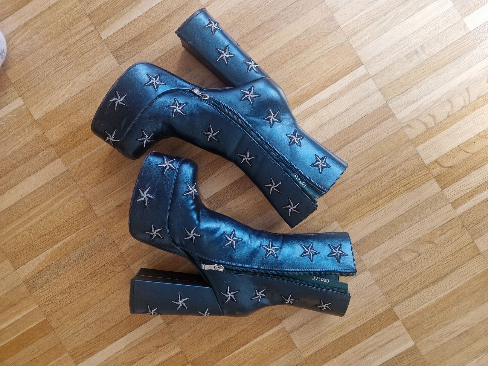 Damenschuhe: Koi Plateau Stiefel – Gebraucht aus Möhlin von len_28jr