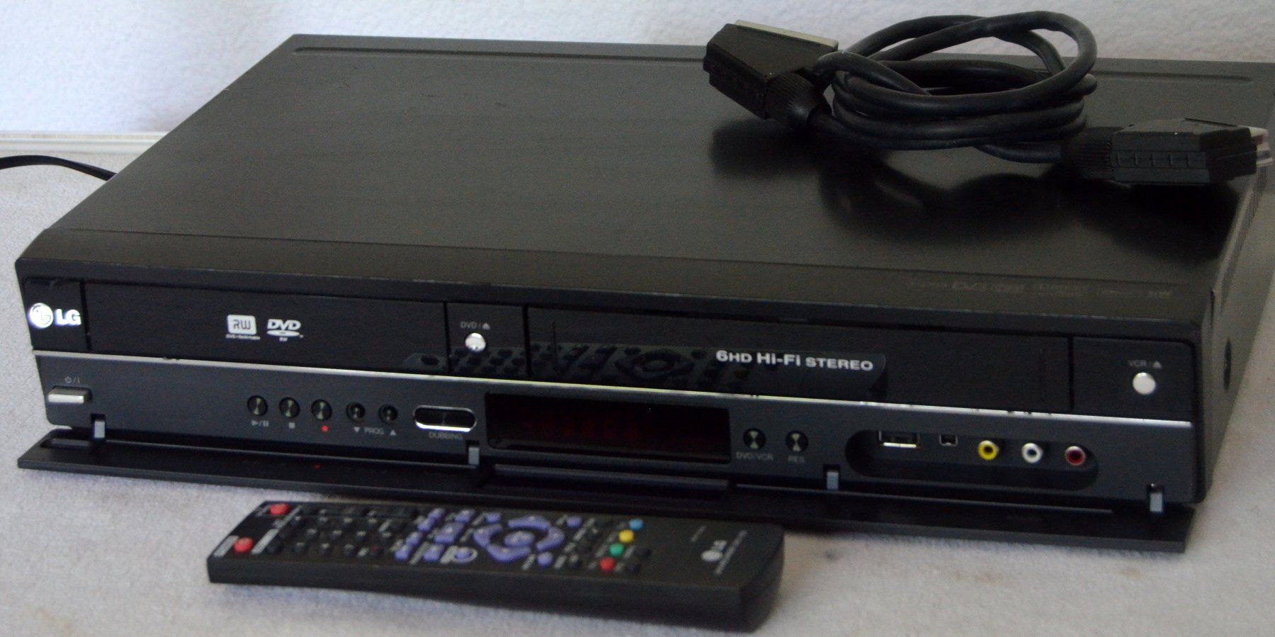 LG Registratori: Combo DVD/ VHS  LG RCT689H HDMI – Usato da Collonges venduto da arashee 2