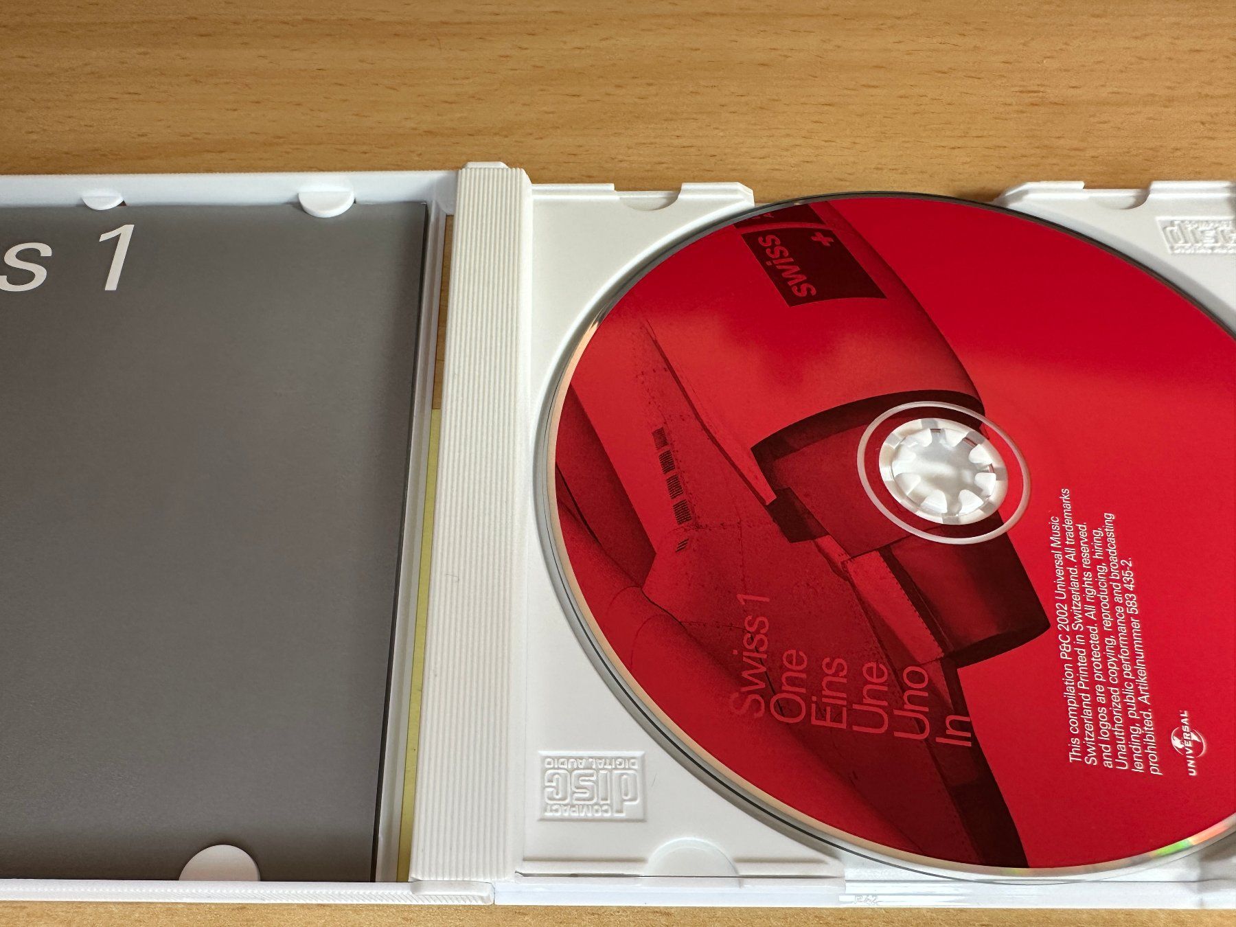 CD: Swiss 1 - One - Eins - Une - Uno - In – Usato da Rikon im Tösstal venduto da Alpenmutz 3