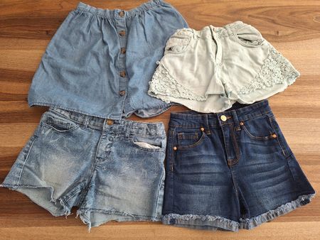 Kleiderpaket 02 (3 Shorts / 1 Röckli)
