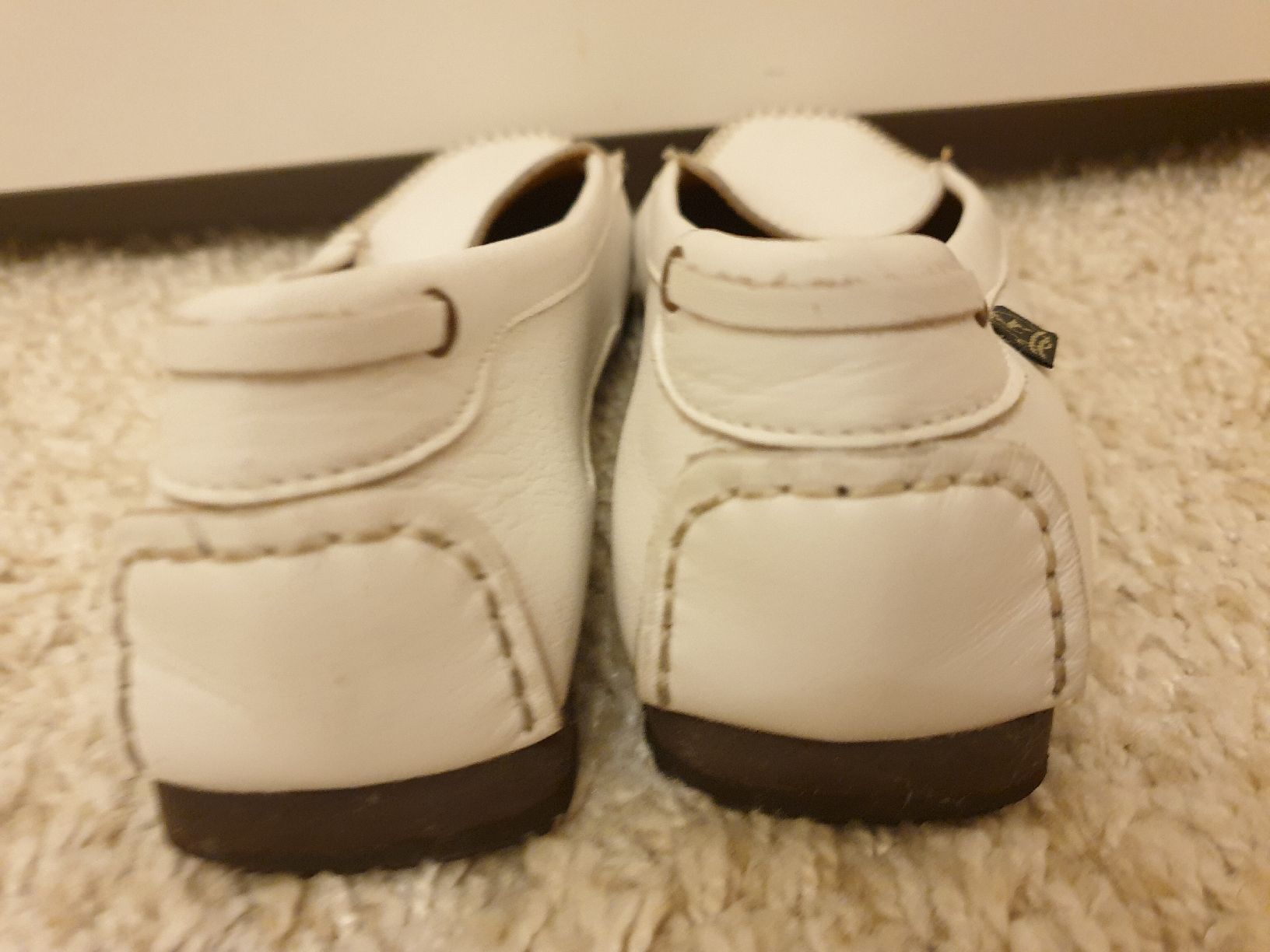 Scarpe da donna: Mocassins neufs, 37, cuir blanc – Nuovo e nell'imballaggio originale da Neuchâtel venduto da Verenas12 3