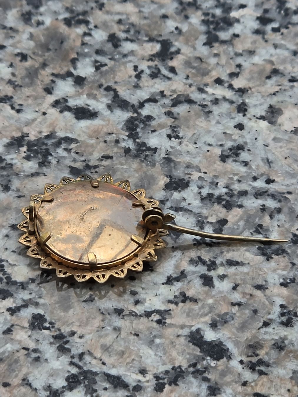 Broches & Aiguilles: Antiker Medaillon Anhänger mit Bild  – D'occasion à Mettlen par elios0888 3