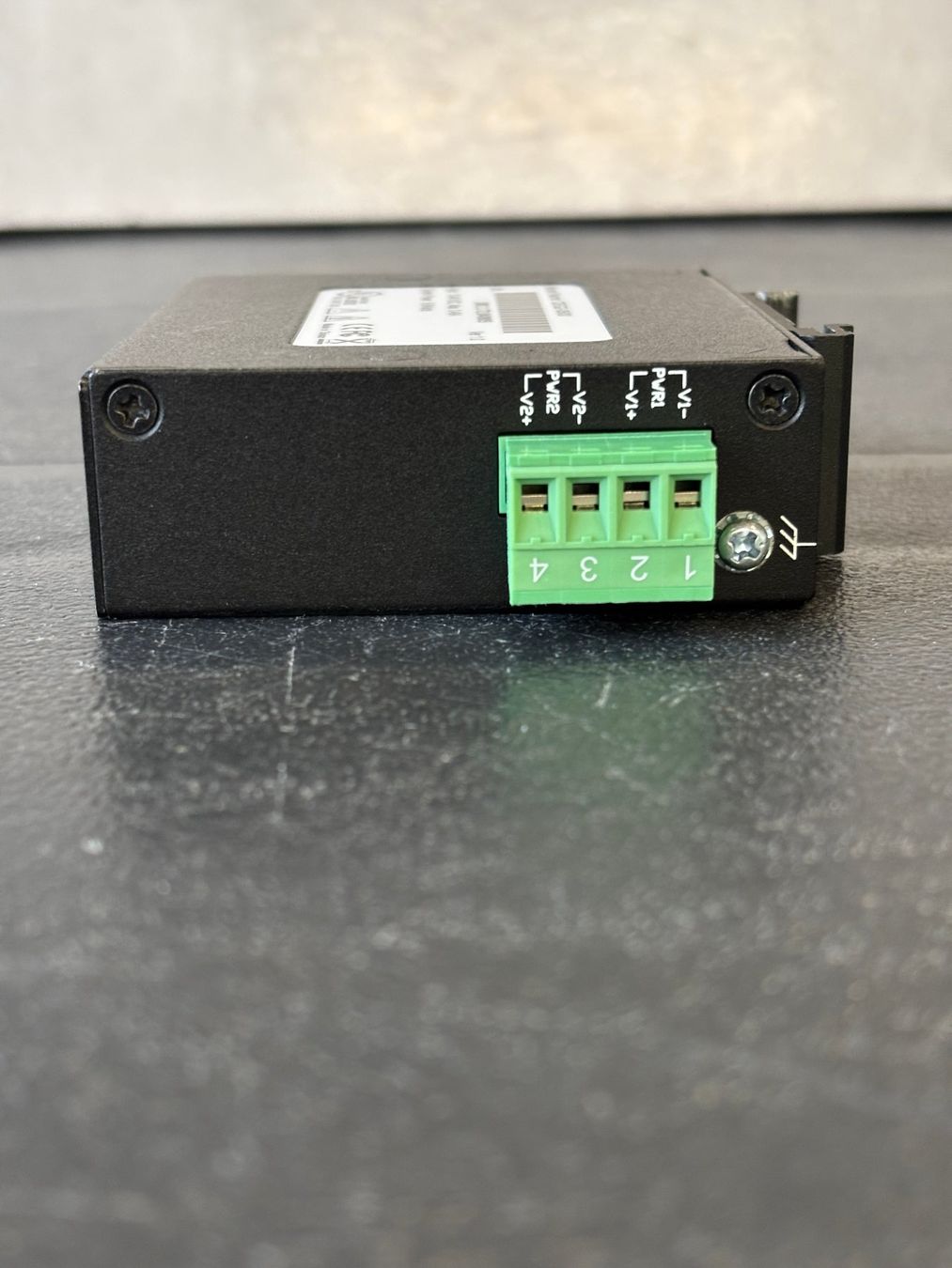 Hub & Switch: 5-Port Industrial Compact Gigabit Ethernet Switch – Usato da Lengnau AG venduto da retoip 1