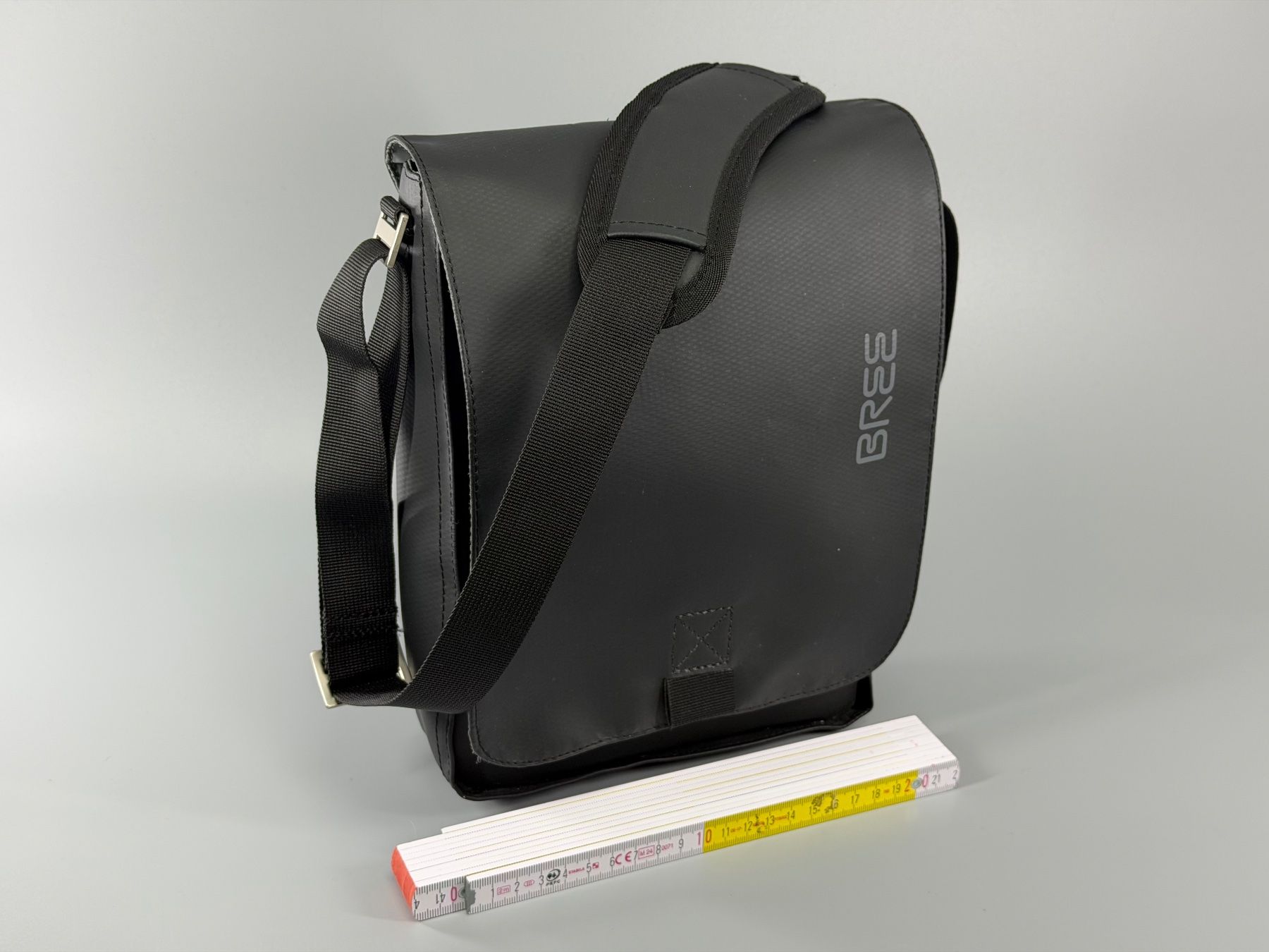 Bree Taschen: BREE Messenger Bag Schwarz, Top Zustand. – Gebraucht aus Sennhof von Johnbest 1