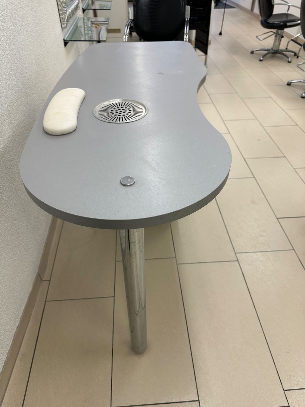 Unghie finte: PROFI NAGELSTUDIO TISCH MIT ABSAUGUNG – Usato da St. Gallen venduto da bonoart 6