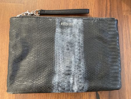 Replay Clutch, Schlangenmuster, Schwarz - Top Zustand!